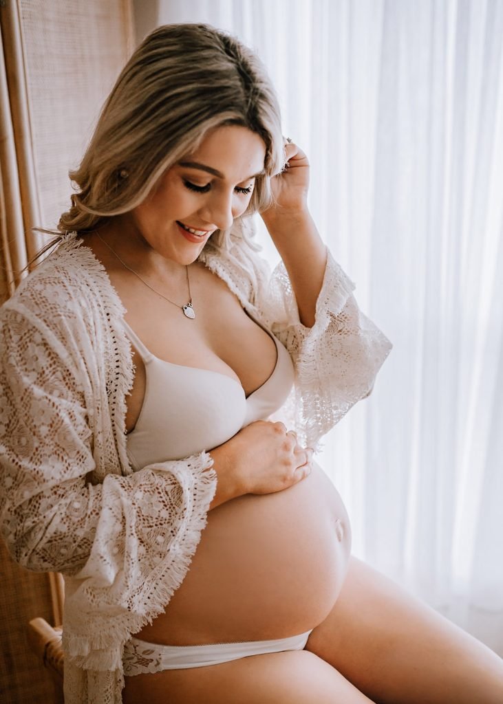 Pregnancy portrait by Kristielle Amy