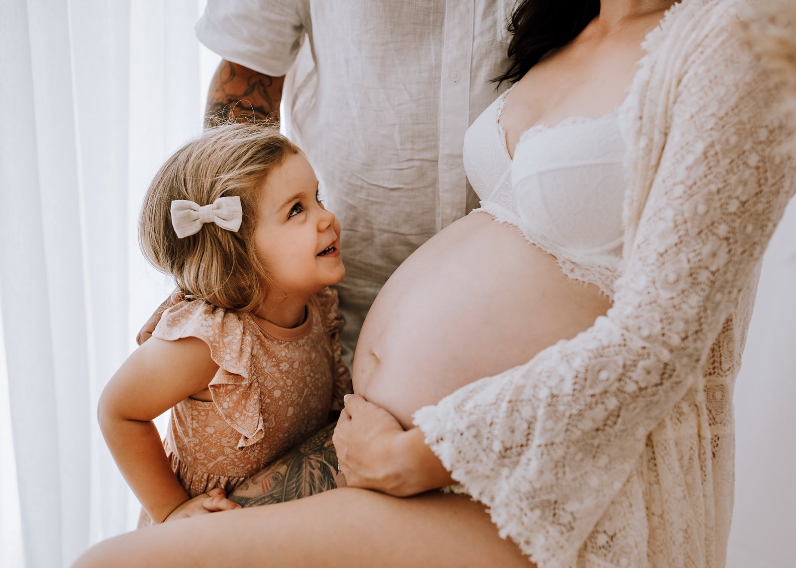 Soft natural maternity portrait